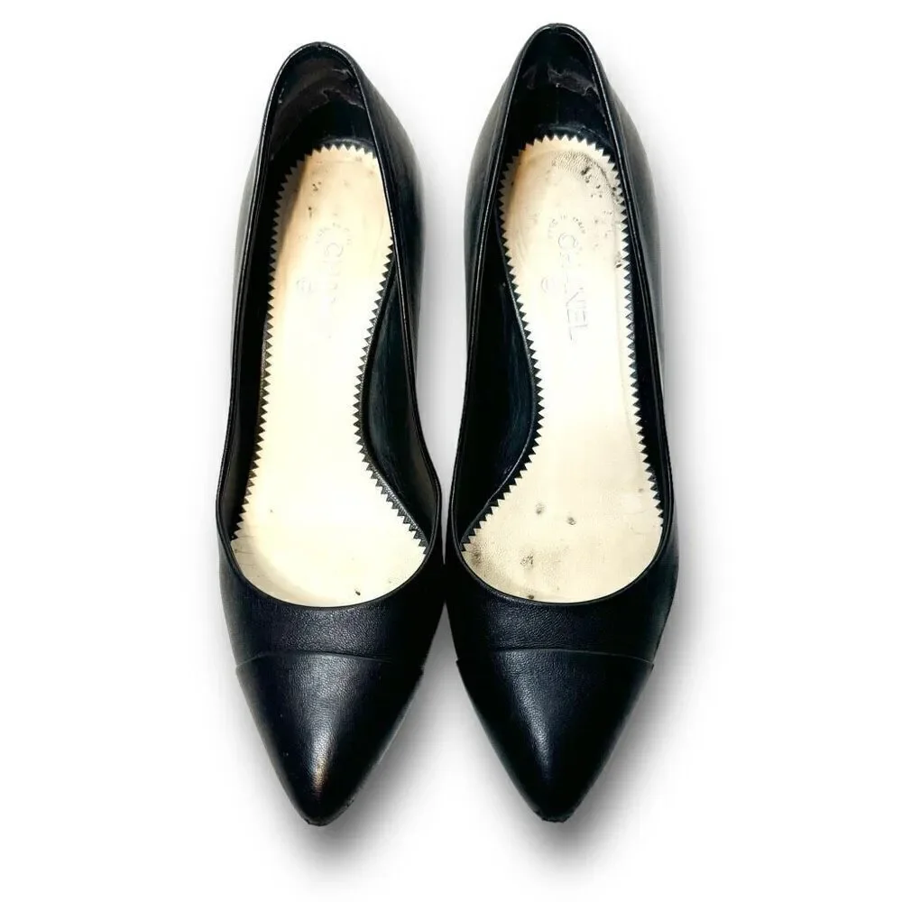 Chanel Black Matte Leather CC Gold Logo and Pearl Embellished Heel Pumps Size 37